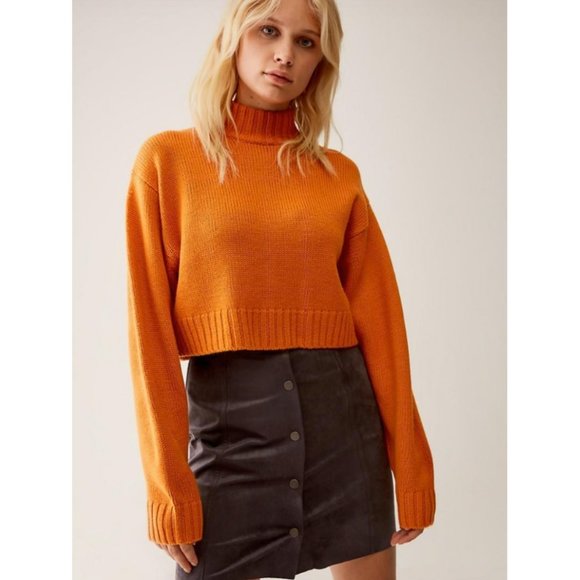 Aritzia Sweaters - Wilfred Free Heinen Cropped Sweater S